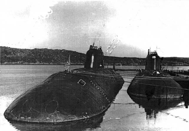 Файл:Б-387 и Б-438 проекта 671РТ.jpg