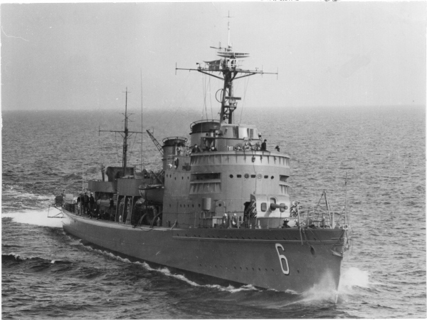 Файл:HMS Stockholm front.jpg