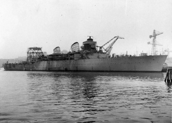 Файл:HMS Tre Kronor during construction.jpg