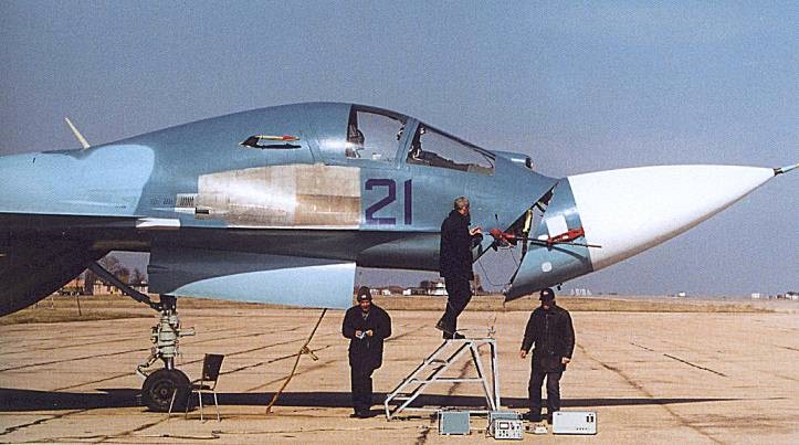 Файл:Plane Su27kub radar.jpg