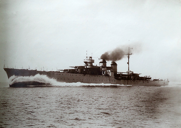 Файл:R 02 Abruzzi 1938.jpg