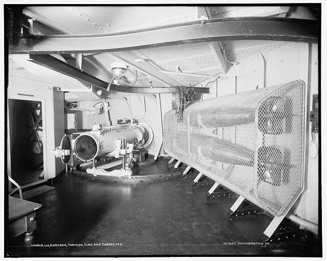 Файл:Torpedo tube USS Oregon (BB-3).jpg