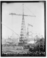 Бруклин. Зрители наблюдают за спуском USS Maine на воду