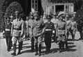 Высшие немецкие офицеры на похоронах бывшего кайзера Германии Вильгельма II в голландском замке Доорн. На фото слева направо — адмирал Вильгельм Канарис, рейхсминистр Артур Зейс-Ингварт, генерал Фридрих Христиансен, фельдмаршал Аугуст фон Макензен, адмирал Герман Денш, полковник Курт Гаазе. 1941 год.
