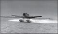 Blackburn Roc L3059 готовиться к взлету во время испытаний как гидросамолет