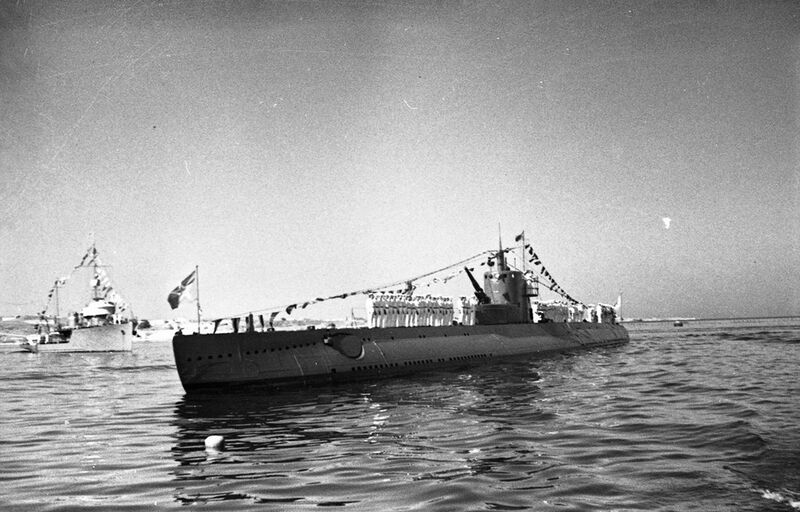Файл:Д тип парад 7-11-1944 00139172.jpg