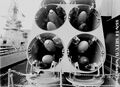 Снимок пусковой установки КТ-100 (скорее всего - БПК пр. 1134Б), в которой одновременно размещены две ракето-торпеды 85РУ комплекса "Раструб" (слева) и две - 85Р комплекса "Метель"