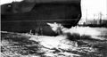 Линейный крейсер «Наварин» во время входа в воду. 27 октября 1916 года.