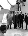 На палубе USS Missouri во время визита в Пирей, Греция, примерно 10-14 апреля 1946 года. Лица на фотографии слева направо: Константинос Цалдарис, Панайотис Пулицас, коммодор Талли Шелли и адмирал Генри Кент Хьюитт