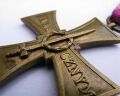 Крест Храбрых образца 1920 года, производства Овчарского с накладными мечом с венком на реверсе.
