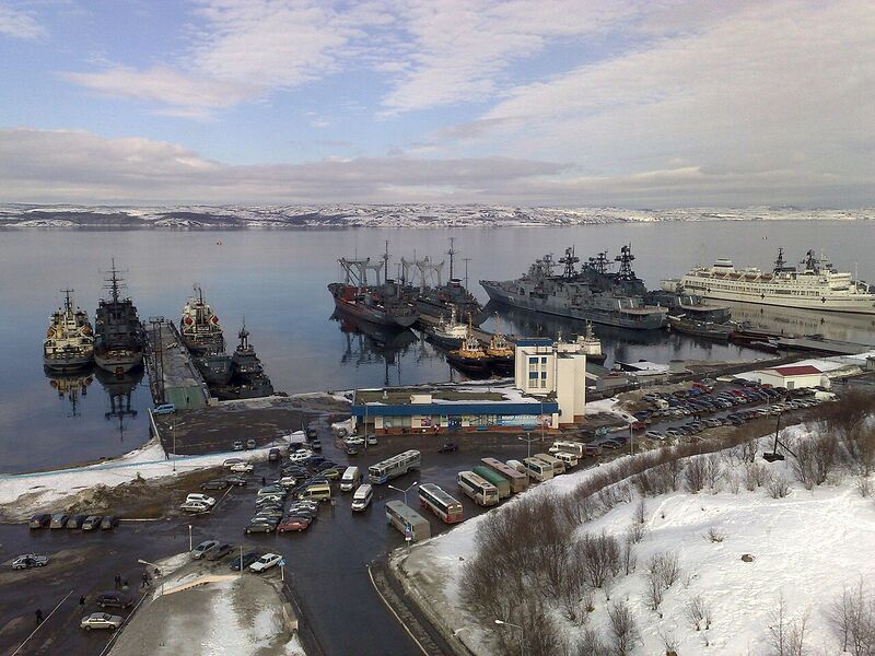 Файл:Стоянка кораблей. Североморск.jpg