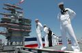 Торжественная церемония посадки моряков на Nimitz