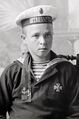 Павел Мишин со знаком Гвардейского флотского экипажа. Школа юнг. 1912 г