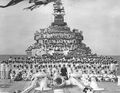 Экипаж HMAS Australia (Визит Королевы Елизаветы II и герцога Эдинбургского, март 1954 года).