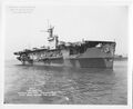 USS CARD (CVE-11) покидает военно-морскую верфь в Норфолке 26 марта 1943 года