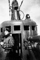 Командир торпедной группы подводной лодки К-22 старший лейтенант Григорий Мефодьевич Тищенко (1918—1943) у носового 45-мм орудия, 1942 год.