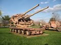 Зенитная установка 12,7-cm FlaK 42 Zwilling в музее Абердинского полигона, США.