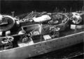Модель HMS Latona. Район кормовой надстройки. Видны грузовые люки и электрические краны для погрузки мин.