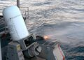 Phalanx CIWS Mark 15 ведет огонь по учебной цели с борта USS John F. Kennedy (CV 67)