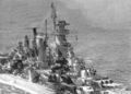 Центральная часть крейсера USS Alaska, лето 1944 г. Правый борт.