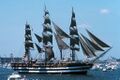 Парусный корабль Amerigo Vespucci.