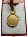 Знак отличия ордена Св. Анны для иностранцев 1911-1917 гг. в наградной коробочке. Реверс.
