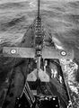 Подготовка Deperdussin к взлету на борту HMS Aurora, 4 ноября 1915 г. Конструкция рампы и форма стартовых дорожек из U-образного швеллера.