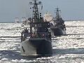 Корабли Северного флота идут сквозь льды Баренцева моря