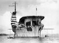 авианосец Béarn на якорной стоянке у побережья Британии в 1939 году