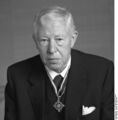 Ганс Виммер (нем. Hans Wimmer), с орденом «За заслуги в науке и искусстве».