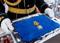 Знак ордена Нахимова, вручённый крейсеру «Москва». Севастополь, 22 июля 2016 года