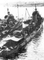 Folgore и миноносец «Линче» в Пирее, август 1942 г.