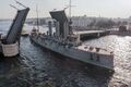 Крейсер «Аврора» проходит через Дворцовый мост в Санкт-Петербурге. 2014 год.