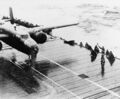 Бомбардировщики В-25 начинают взлет с палубы авианосца USS Hornet на бомбардировку Японии.