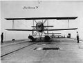 Douglas DT-2 на поплавках установлен на тележку катапульты USS Langley (1912)