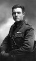 Хемингуэй в Милане в 1918 году. На груди планки Серебряной медали «За воинскую доблесть» и Памятной медали итало-австрийской войны 1915-1918 гг.