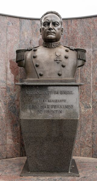 Файл:Escultura Pedro Max Fernando Frontin.jpg