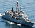 Фрегат F210 Emden с Железным крестом на носовой настройке.