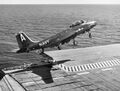 F2H-3 осуществляет посадку на USS Randolph