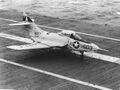F9F-8 эскадрильи VA-146 на палубе USS Hornet