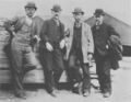 Walter Thompson, Charles A. Morris, John P. Holland и Mr Matthews перед первым показом Holland VI инспекции ВМС США, 20 апреля 1898