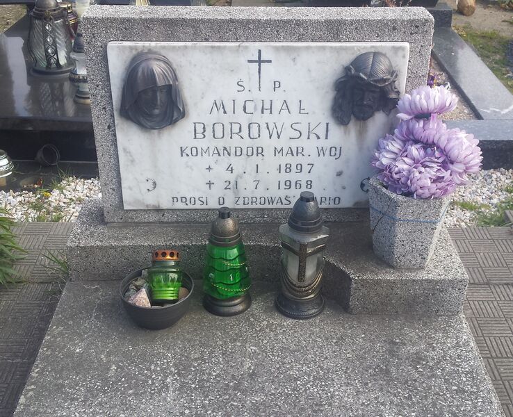 Файл:Grób kmdra Michała Borowskiego.jpg