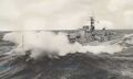 HMAS Vampire (1956) на полном ходу в штормовую погоду