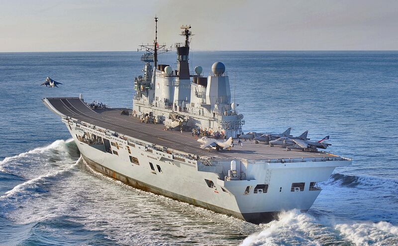 Файл:HMS Ark Royal R07.jpg