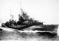Лёгкий крейсер HMS Naiad в камуфляже на ходу.