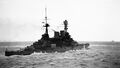 Линейный крейсер HMS Repulse выходит в море.