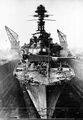Линейный крейсер HMS Repulse в сухом доке на казенной верфи. Портсмут, с октября 1938 по март 1939 года.