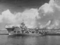 HMS Unicorn у острова Манус (острова Адмиралтейства) в 1945 году.