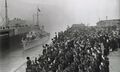HMS Wild Goose входит в Гладстоун