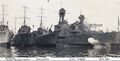 HMS Terror справа, в Портсмуте, сентябрь 1930 год